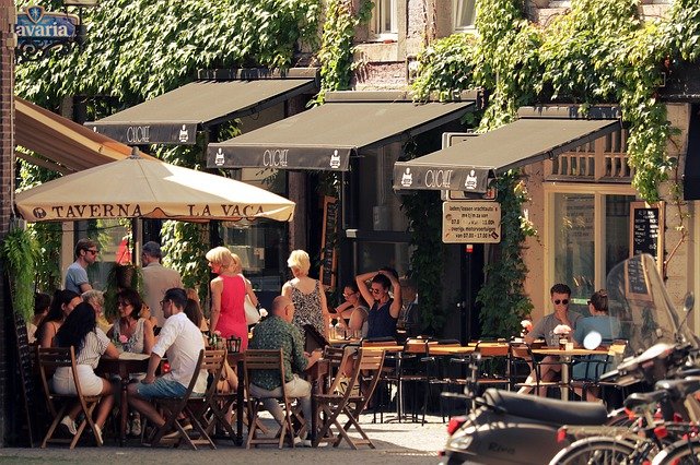 Aperitivo o no, consigli per l'arredamento del bistrot