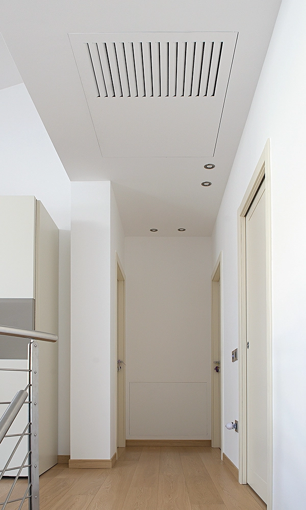Botola soffitto soluzioni innovative per accessi sicuri e invisibili